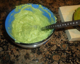 Foto del paso 3 de la receta: Aguacates con queso roquefort