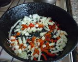 Foto del paso 1 de la receta: Tallarines verdes con salsa de champiñones, pollo y crema