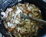 Foto del paso 5 de la receta: Tallarines verdes con salsa de champiñones, pollo y crema