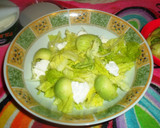 Foto del paso 1 de la receta: Ensalada con aguacate, queso ricota y miel