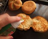 Foto del paso 1 de la receta: Bocadillo de camembert, nueces y rúcula