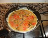 Foto del paso 4 de la receta: Tortilla mejillones en encabeche y pimiento natural