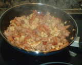 Foto del paso 2 de la receta: Macarrones al huevo, con cerdo, jamón y lomo seco