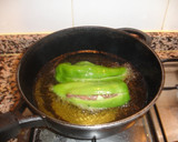 Foto del paso 2 de la receta: Pimientos verdes rellenos de anchoas