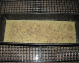 Foto del paso 3 de la receta: Cake de kiwi con pasas y sésamo