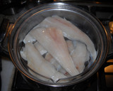 Foto del paso 1 de la receta: Flan de merluza y gambas