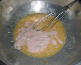 Foto del paso 2 de la receta: Budín de yogur de fresas
