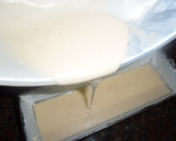 Foto del paso 4 de la receta: Budín de yogur de fresas