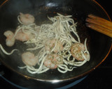 Foto del paso 1 de la receta: Tortilla de gambas y anguriñas