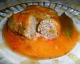 Foto del paso 9 de la receta: Niños envueltos en hojas de col con salsa de tomate