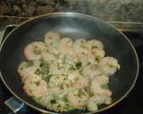 Foto del paso 4 de la receta: Brochetas de gambas al ajillo