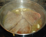 Foto del paso 1 de la receta: Fricando de ternera, con setas y espárragos trigueros