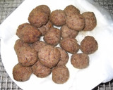 Foto del paso 4 de la receta: Albóndigas de carne de ternera y jamón en salsa