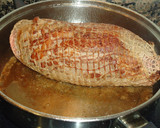 Foto del paso 1 de la receta: Redondo de ternera con piñones, ciruelas y setas