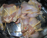Foto del paso 2 de la receta: Picantones rellenos con salsa de naranja