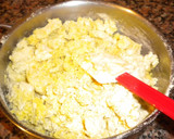 Foto del paso 2 de la receta: Empanada de harina de maíz (Lourdes)