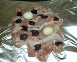 Foto del paso 5 de la receta: Arrollado de pollo con dátiles y bacon