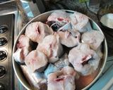 Foto del paso 1 de la receta: Lomo de merluza con salsa de berberechos