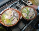Foto del paso 3 de la receta: Lomo de merluza con salsa de berberechos