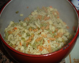 Foto del paso 2 de la receta: Ensaladilla de pasta de hélices con vegetal