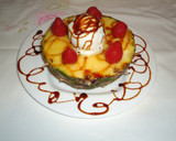 Foto del paso 3 de la receta: Piña con fresas en almíbar y helado de limón