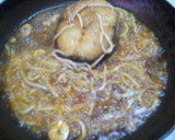 Foto del paso 2 de la receta: Merluza con gulas en salsa picante