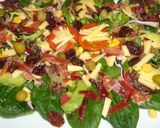 Foto del paso 8 de la receta: Ensalada de espinacas y aguacate con virutas de jamón ibérico y queso