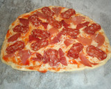 Foto del paso 2 de la receta: Pizza de jamón y sobreasada
