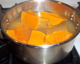 Foto del paso 1 de la receta: Puré cremoso de calabaza y patata