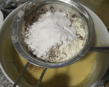 Foto del paso 5 de la receta: Bizcocho de yogur y chocolate fácil para tartas 