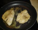 Foto del paso 2 de la receta: Pescado en salsa de piña