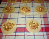 Foto del paso 3 de la receta: Crestas de atún (empanadillas)