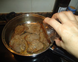 Foto del paso 3 de la receta: Escalopas de ternera a la catalana en salsa con vino Montilla