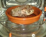 Foto del paso 2 de la receta: Galtes de porc asadas con brocolí y esparragos