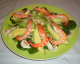 Foto del paso 6 de la receta: Ensalada de langostinos y aguacate