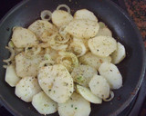 Foto del paso 2 de la receta: Patatas y pimientos al orégano
