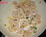 Foto del paso 2 de la receta: Potaje de garbanzos con espinacas y marisco