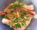 Foto del paso 3 de la receta: Cuartos de pollo al horno al aroma de romero