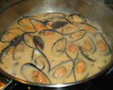 Foto del paso 5 de la receta: Cazuela de mejillones con salsa