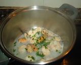 Foto del paso 3 de la receta: Langostinos y mejillones a la crema