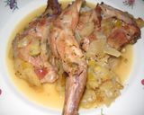 Foto del paso 5 de la receta: Conejo asado con puerros y sidra