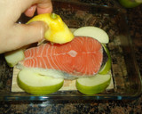Foto del paso 4 de la receta: Salmón asado con manzanas
