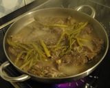Foto del paso 3 de la receta: Caldereta de cordero con trigueros al albariño