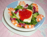 Foto del paso 3 de la receta: Ensalada de espinacas, langostinos y queso brie