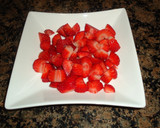 Foto del paso 1 de la receta: Fresas con mousse de yogurt