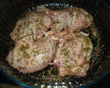 Foto del paso 3 de la receta: Pollo asado al vino tinto