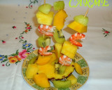 Foto del paso 4 de la receta: Brochetas de langostinos y frutas
