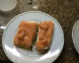 Foto del paso 3 de la receta: Tostada de salmón ahumado con huevo poché