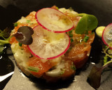 Foto del paso 5 de la receta: Ensalada de salmón con salsa cesar 