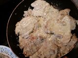 Pollo con crema de champiñones